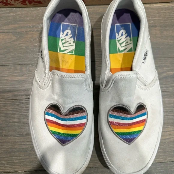 VANS pride heart rainbow size 8.5 - Picture 2 of 3